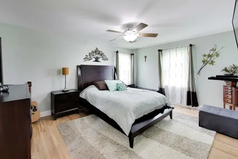 1912 Victoria Road Mundelein IL 60060