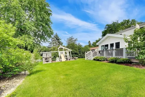 1912 Victoria Road Mundelein IL 60060