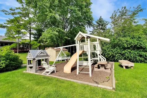 1912 Victoria Road Mundelein IL 60060