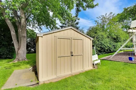 1912 Victoria Road Mundelein IL 60060