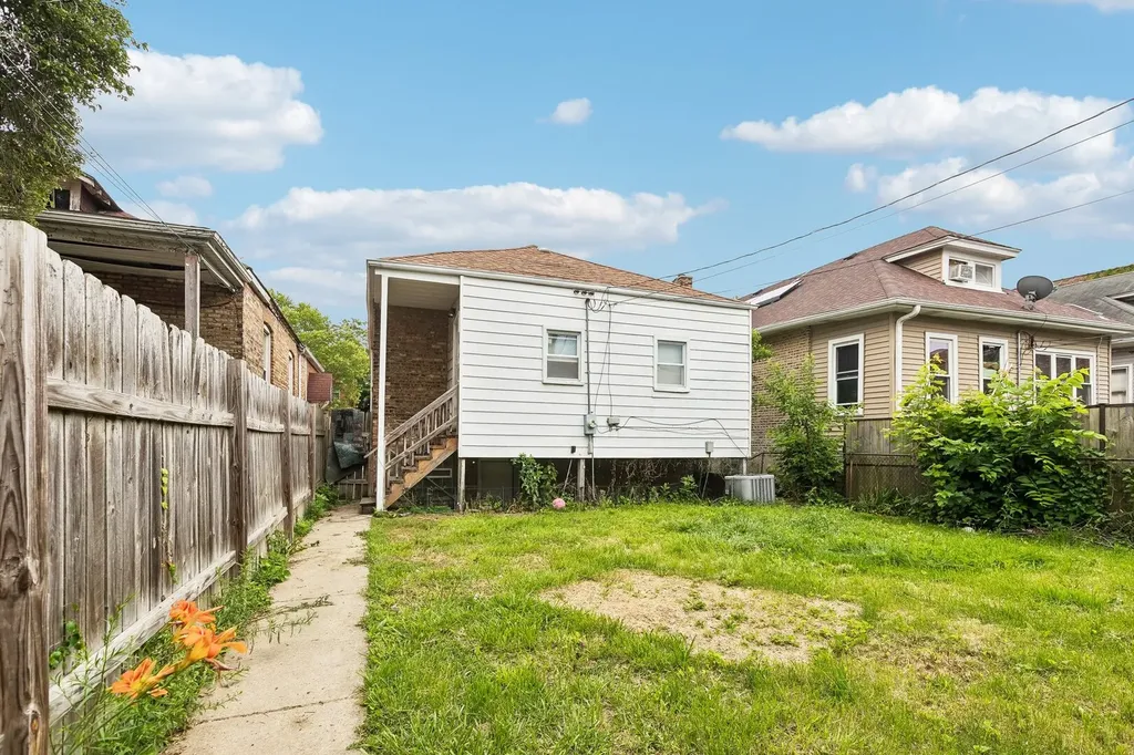 7942 South Laflin Street Chicago IL 60620