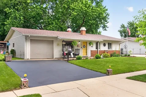 1009 Stratford Circle Streamwood IL 60107