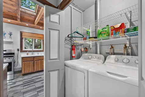 1009 Stratford Circle Streamwood IL 60107