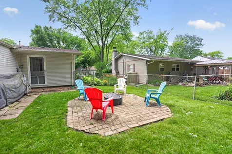 1009 Stratford Circle Streamwood IL 60107