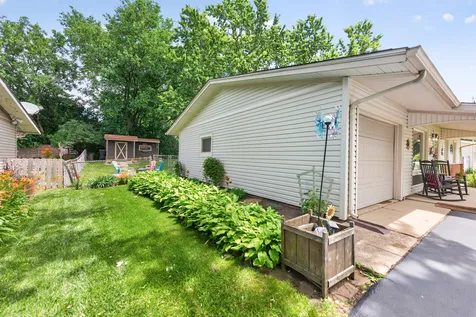 1009 Stratford Circle Streamwood IL 60107