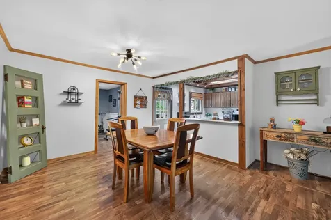1009 Stratford Circle Streamwood IL 60107