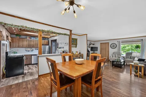 1009 Stratford Circle Streamwood IL 60107