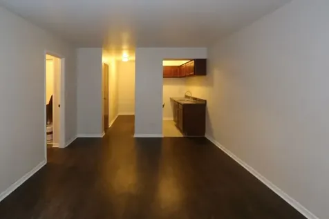 1040 West Hollywood Avenue Chicago IL 60660