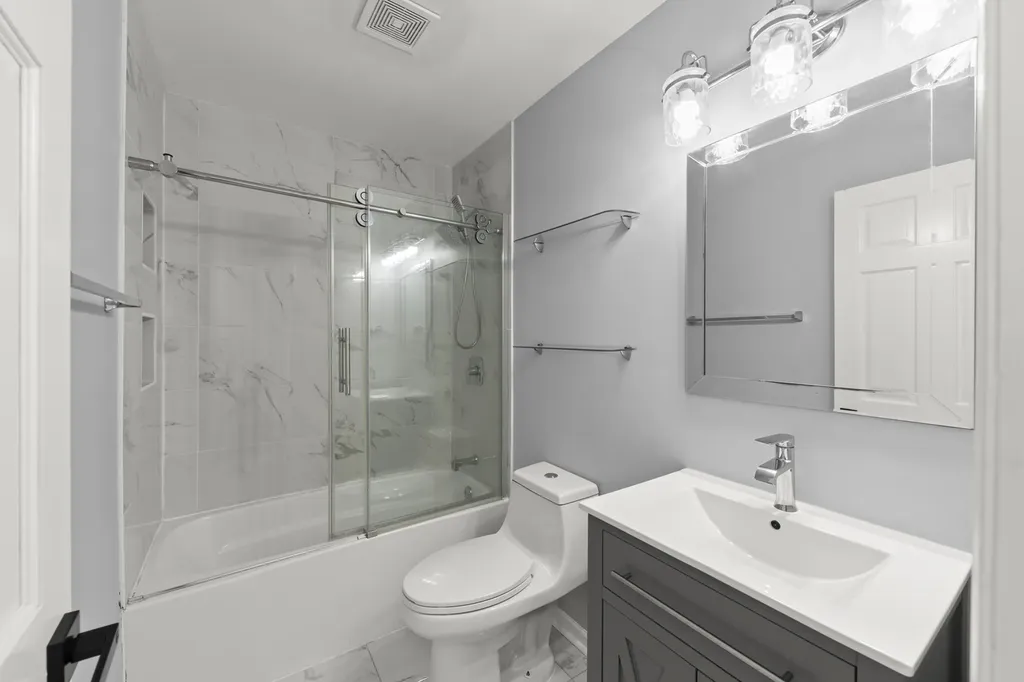 219 Kedvale Court Bolingbrook IL 60440