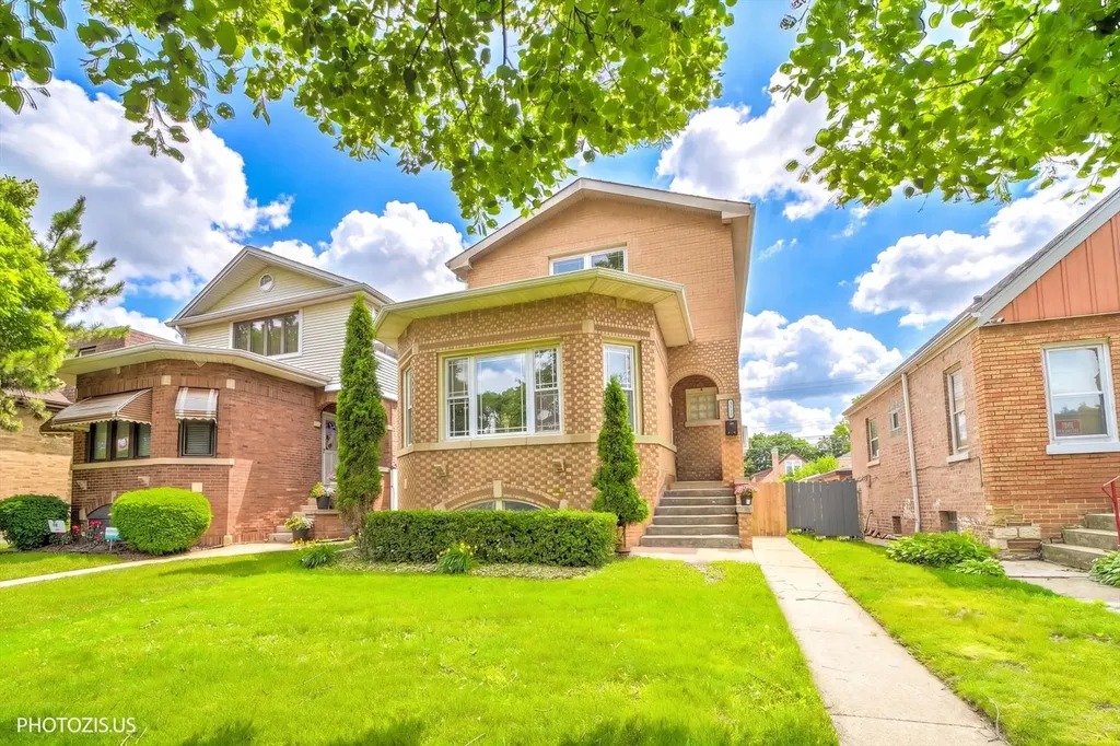 3515 North Oriole Avenue Chicago IL 60634