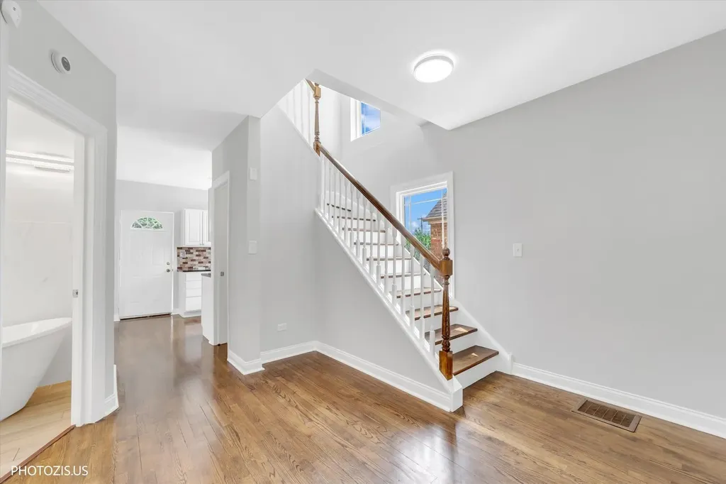 3515 North Oriole Avenue Chicago IL 60634