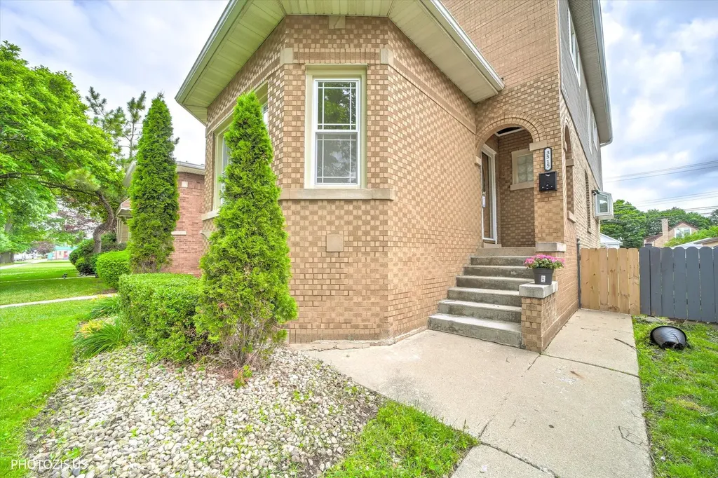 3515 North Oriole Avenue Chicago IL 60634