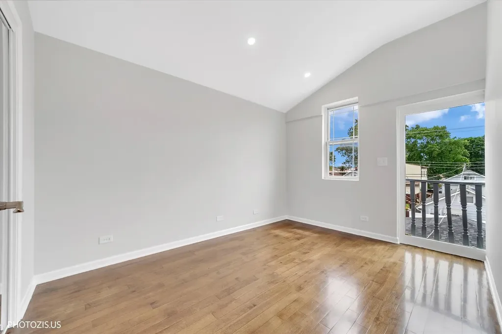 3515 North Oriole Avenue Chicago IL 60634