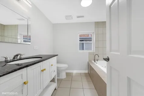 3515 North Oriole Avenue Chicago IL 60634