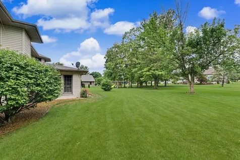 402 Holly Ridge Court St. Joseph IL 61873