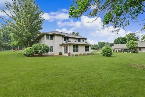402 Holly Ridge Court St. Joseph IL 61873
