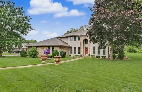 402 Holly Ridge Court St. Joseph IL 61873