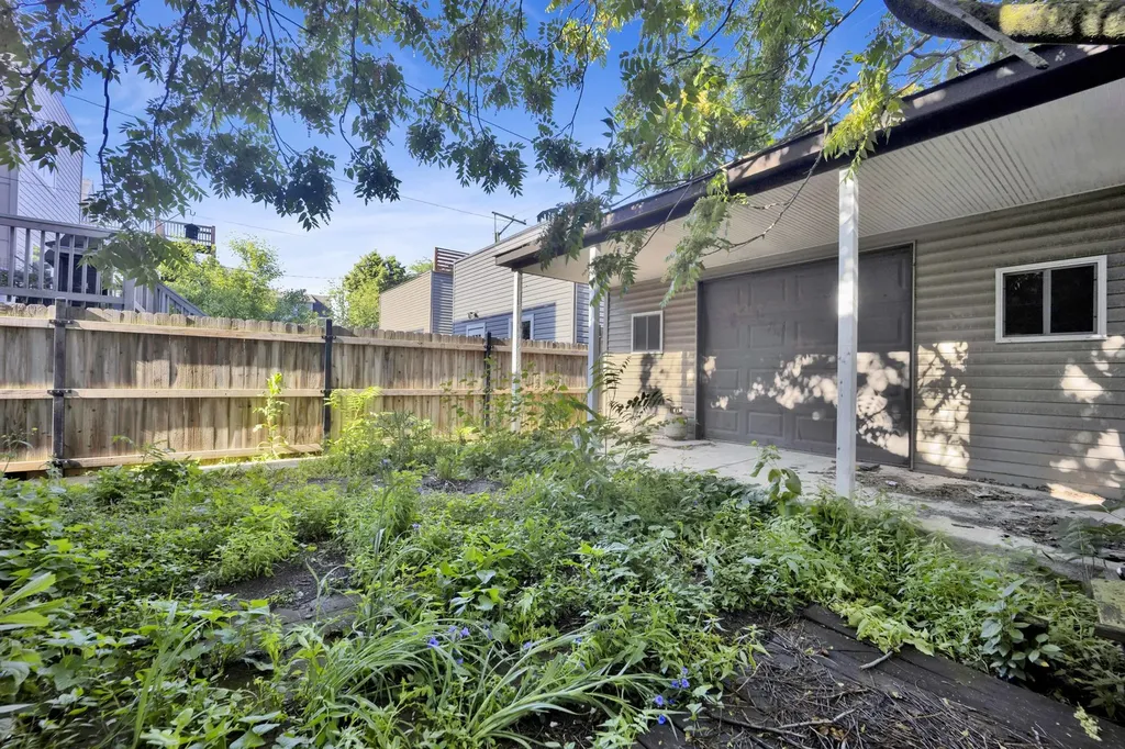 1746 North Albany Avenue Chicago IL 60647