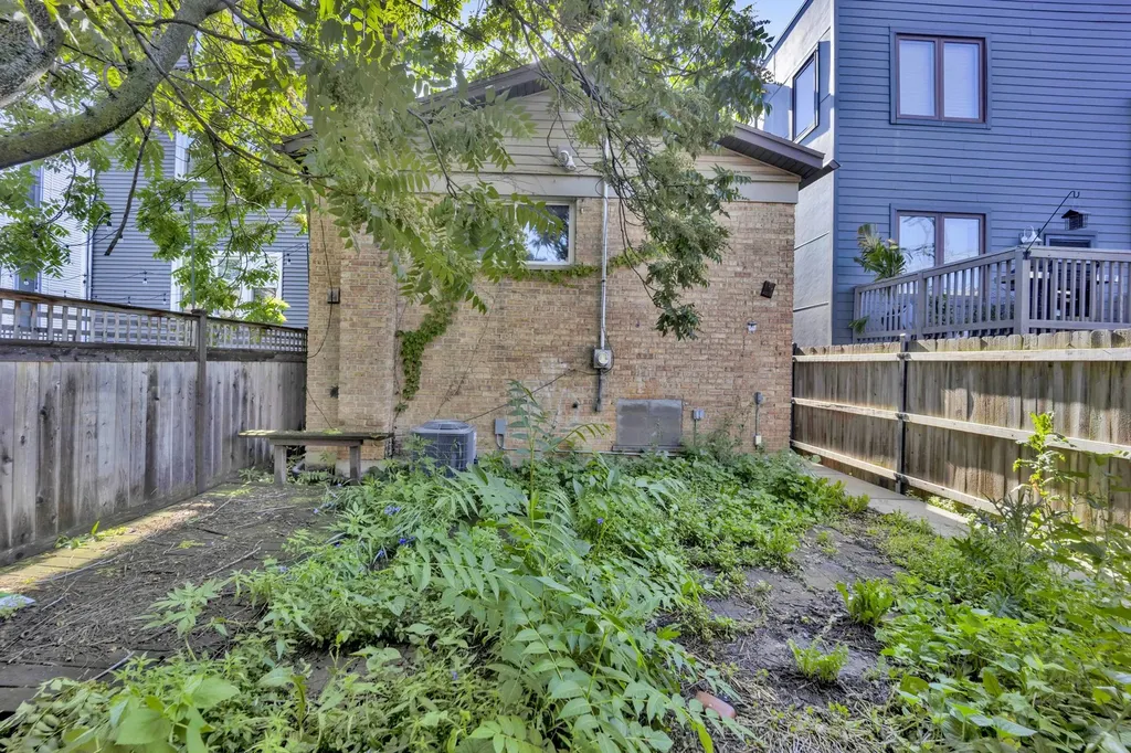 1746 North Albany Avenue Chicago IL 60647