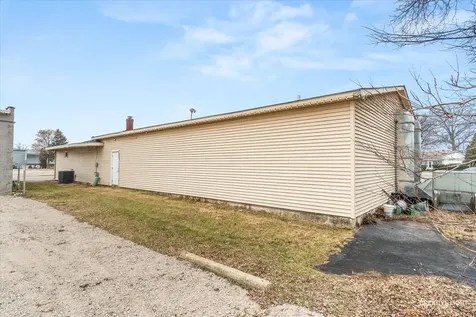 209 West South Street Plano IL 60545