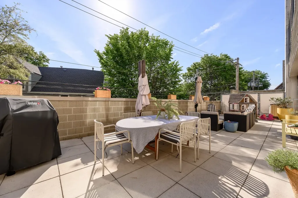 4114 North Lincoln Avenue Chicago IL 60618