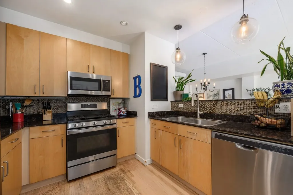 4114 North Lincoln Avenue Chicago IL 60618