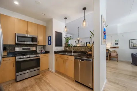 4114 North Lincoln Avenue Chicago IL 60618