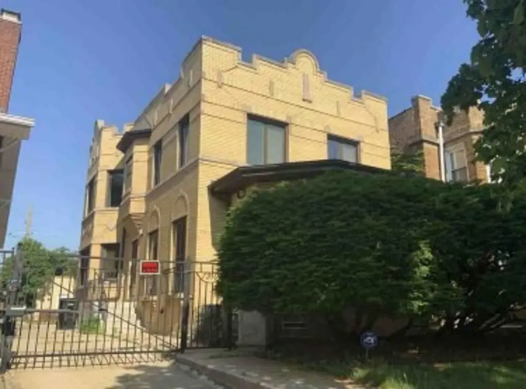 7310 South Constance Avenue Chicago IL 60649