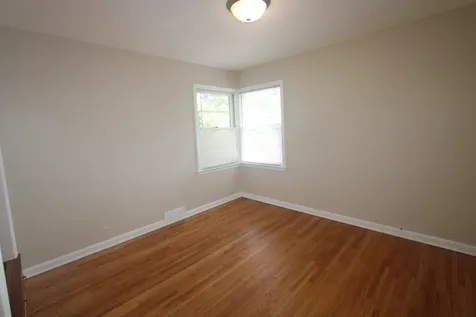 704 Woodlawn Avenue Joliet IL 60435