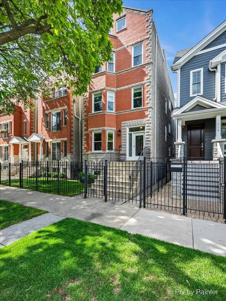 1520 West Henderson Street Chicago IL 60657