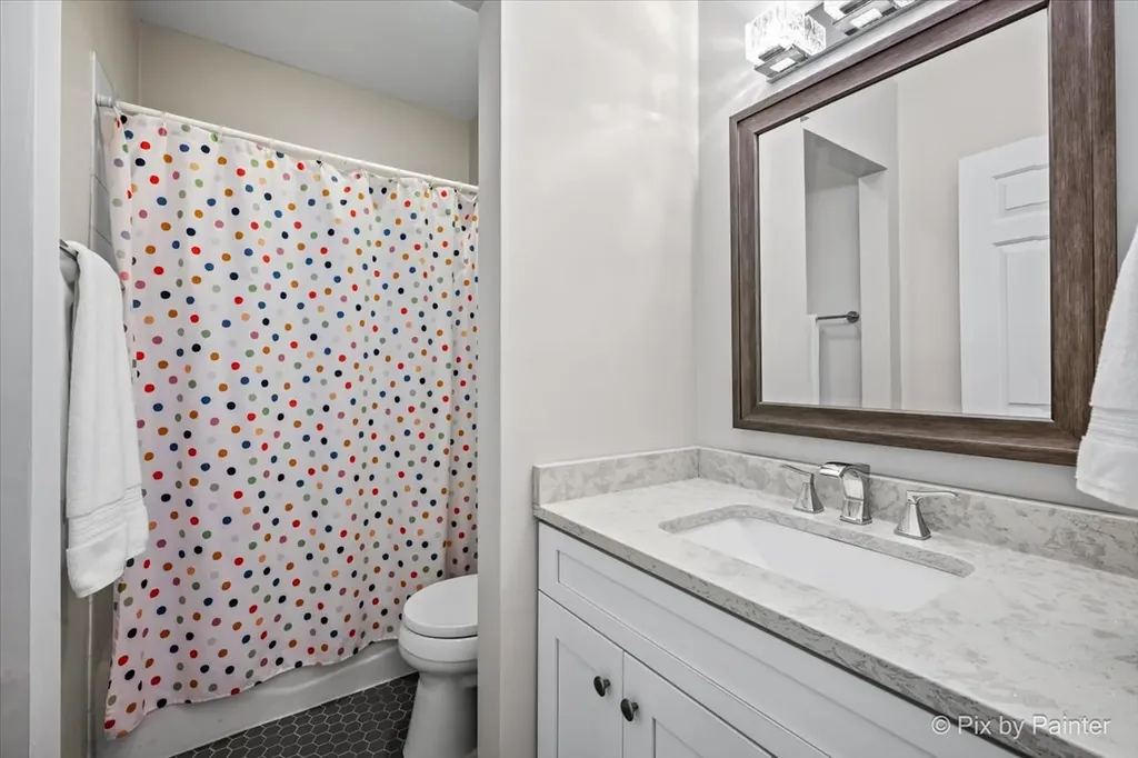1520 West Henderson Street Chicago IL 60657
