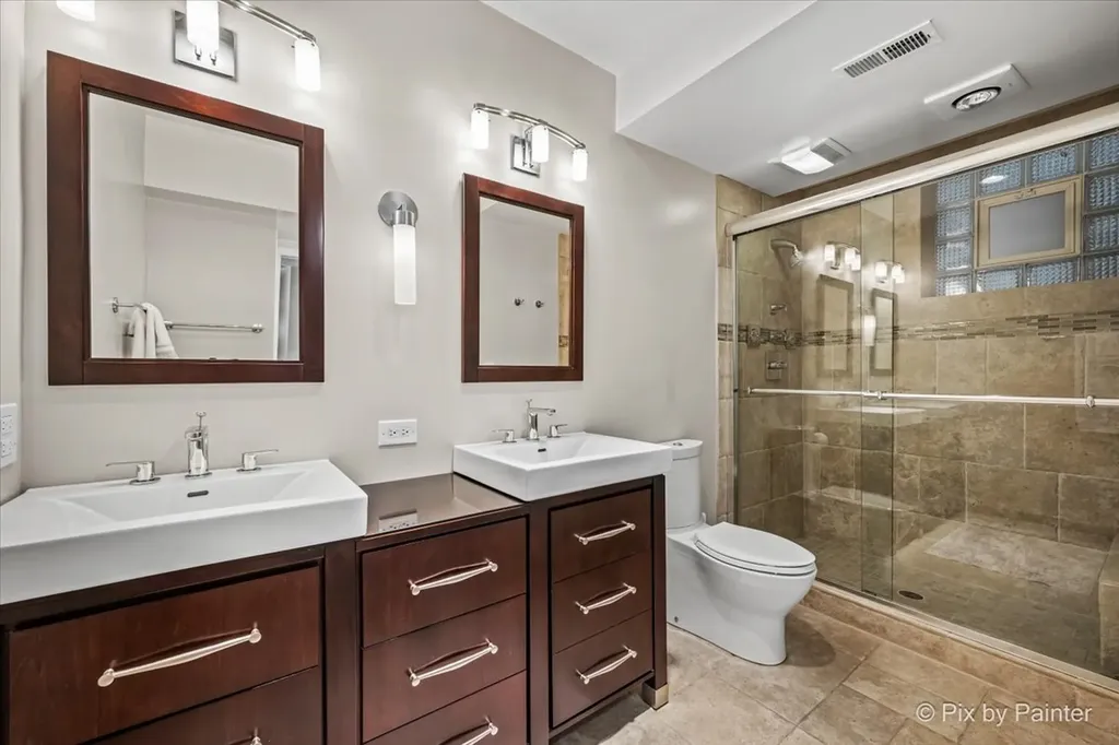 1520 West Henderson Street Chicago IL 60657