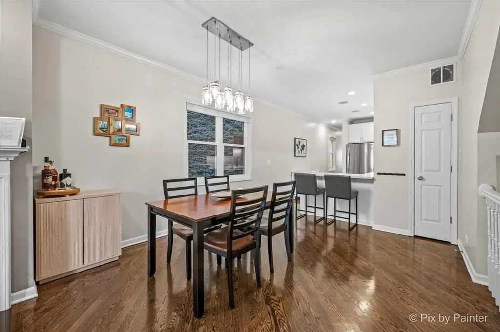 1520 West Henderson Street Chicago IL 60657