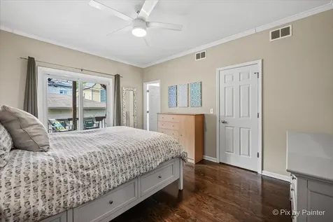 1520 West Henderson Street Chicago IL 60657
