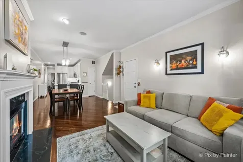 1520 West Henderson Street Chicago IL 60657