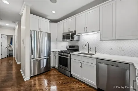 1520 West Henderson Street Chicago IL 60657