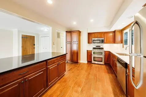 1530 East Northwest Highway Arlington Heights IL 60004