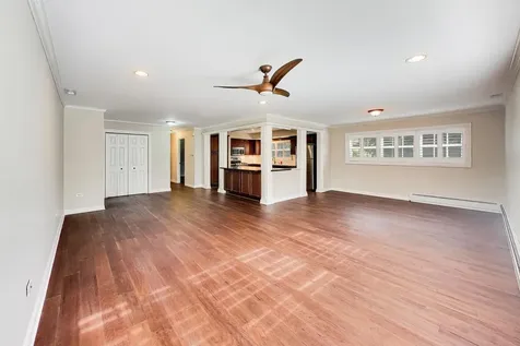 1530 East Northwest Highway Arlington Heights IL 60004
