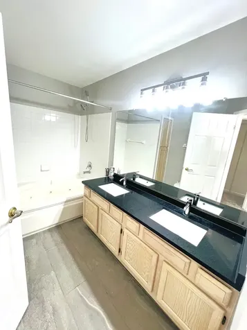 111 North Woodbury Lane Lake Bluff IL 60044