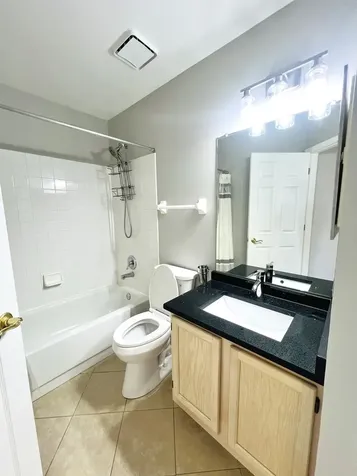 111 North Woodbury Lane Lake Bluff IL 60044