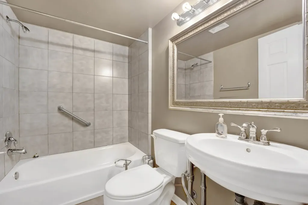 15502 Orlan Brook Drive Orland Park IL 60462