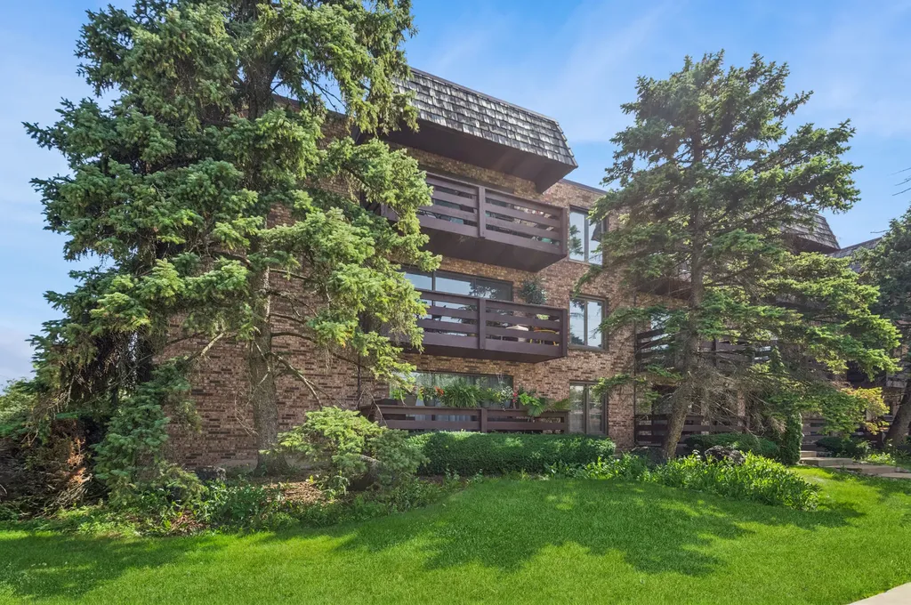 1815 Oakton Street Park Ridge IL 60068