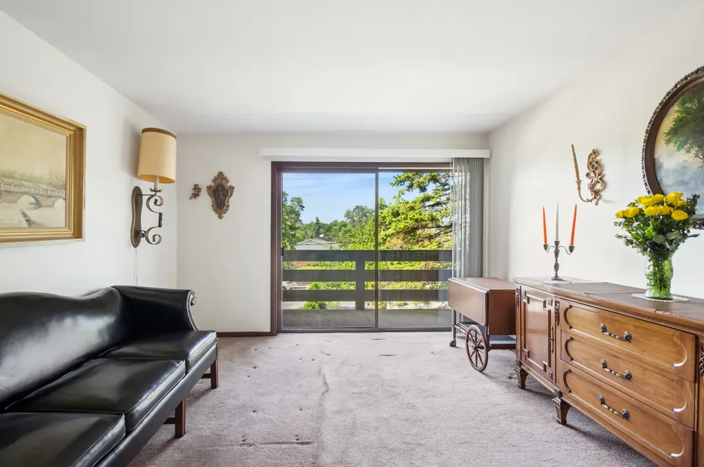 1815 Oakton Street Park Ridge IL 60068