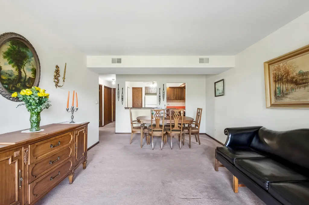 1815 Oakton Street Park Ridge IL 60068