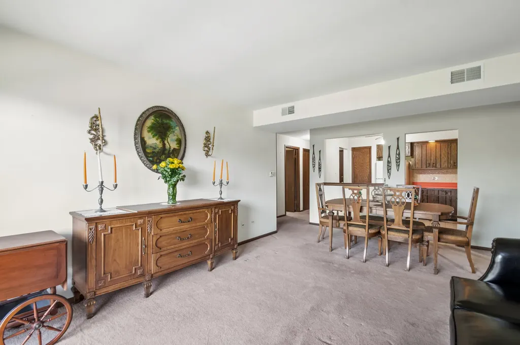 1815 Oakton Street Park Ridge IL 60068