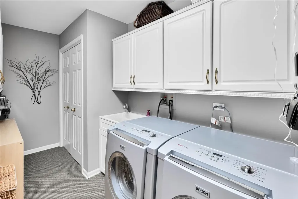 565 Blackberry Ridge Drive Aurora IL 60506
