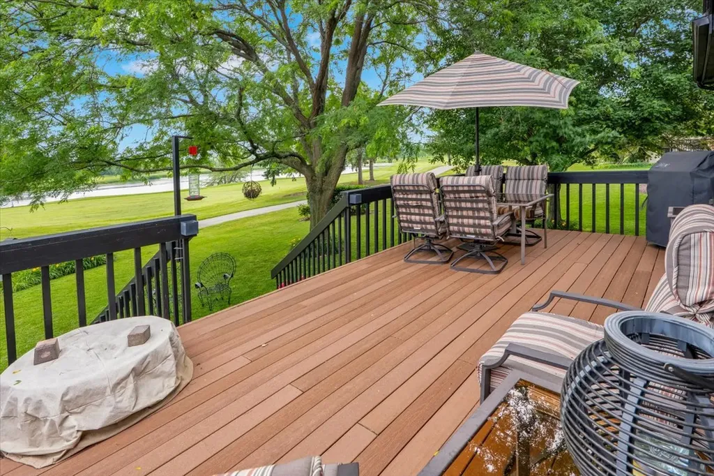 565 Blackberry Ridge Drive Aurora IL 60506
