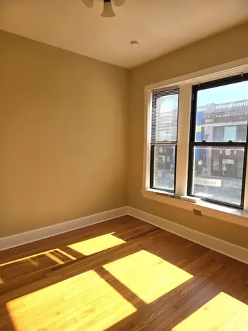 5208 North Clark Street Chicago IL 60640