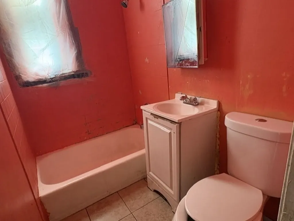8711 South Exchange Avenue Chicago IL 60617
