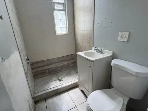 8711 South Exchange Avenue Chicago IL 60617